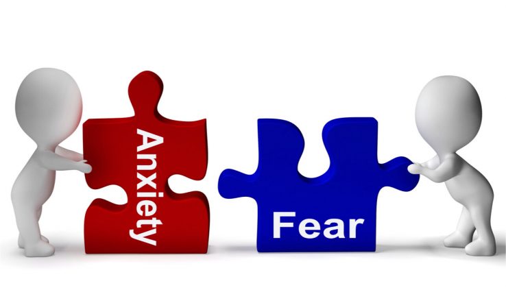 Identify the difference between fear and anxiety.
